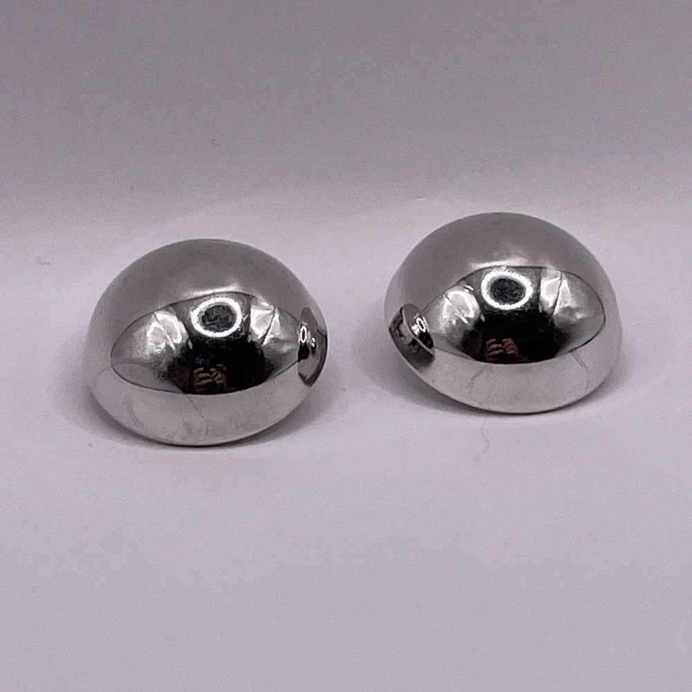 VINTAGE CORO SHINY SILVER TONE‎ METAL DOME BUTTON CLIP ON EARRINGS CHUNKY AL5.1